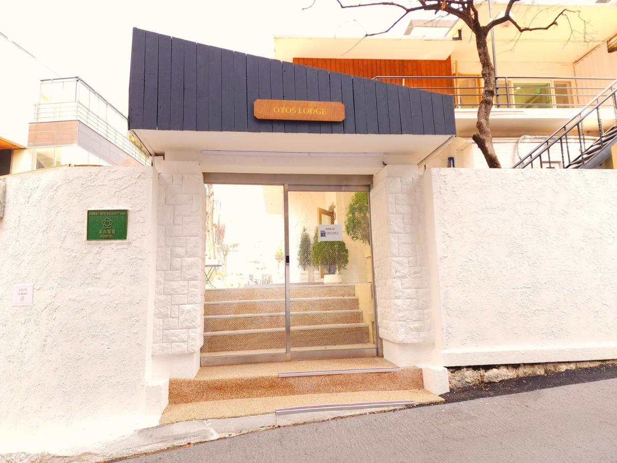 Oyo Myeongdong 5 Lodge Seúl Exterior foto