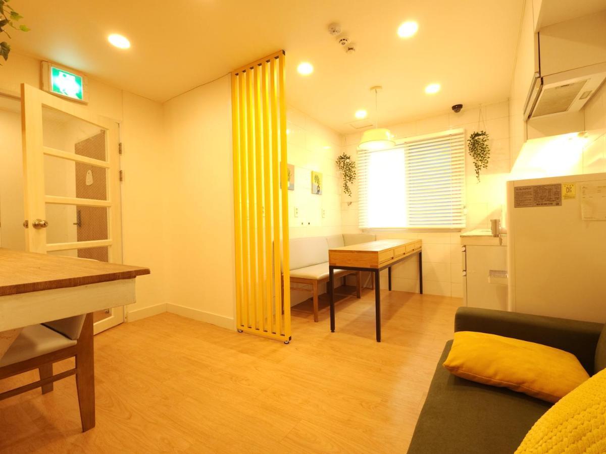 Oyo Myeongdong 5 Lodge Seúl Exterior foto