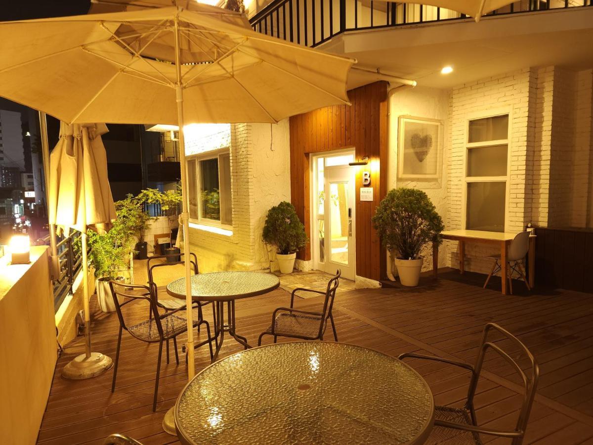 Oyo Myeongdong 5 Lodge Seúl Exterior foto