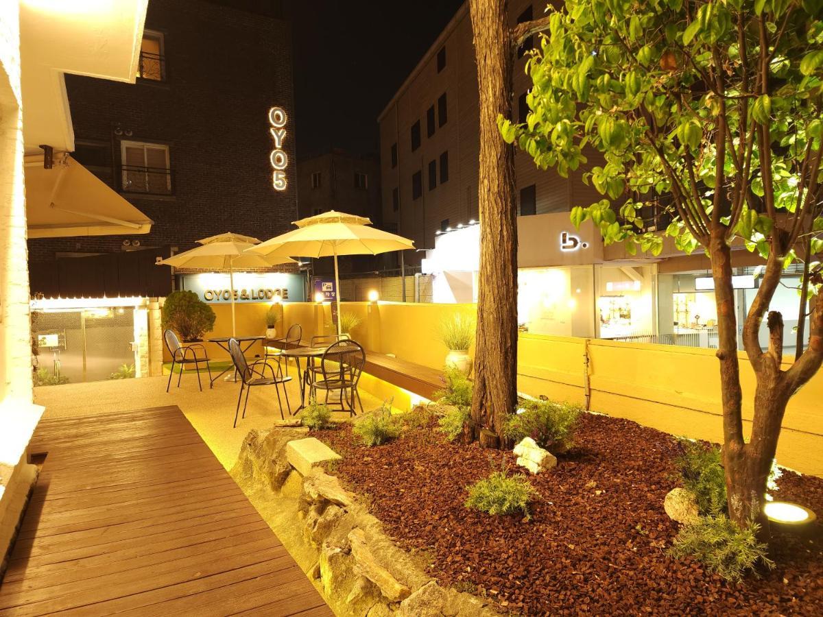 Oyo Myeongdong 5 Lodge Seúl Exterior foto