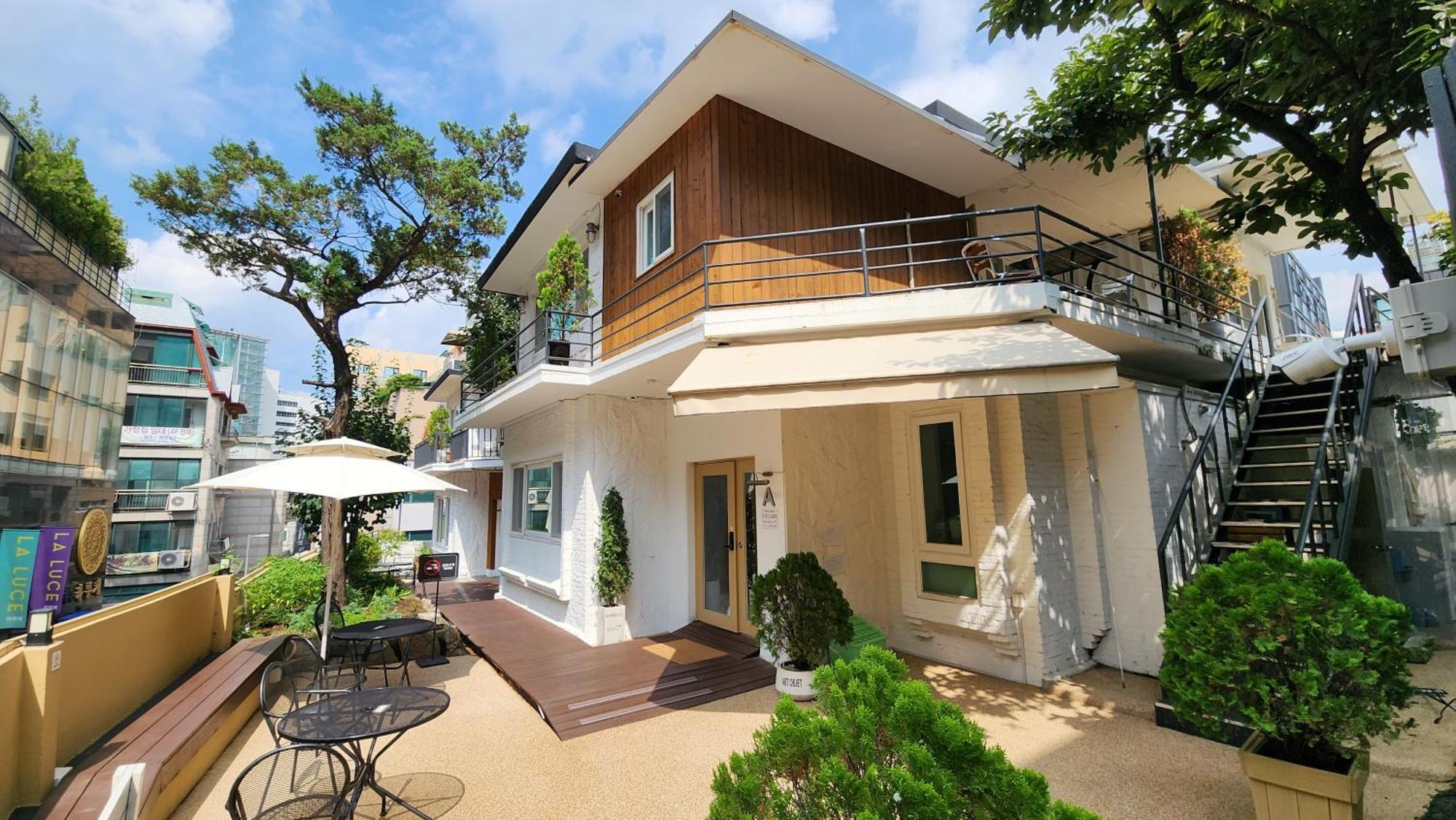Oyo Myeongdong 5 Lodge Seúl Exterior foto